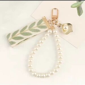 Ribbon pearl keychain